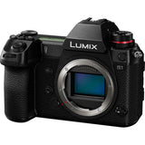 Panasonic Lumix S DC-S1, Full Frame Camera with 24-105 Lens kit