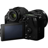 Panasonic Lumix S DC-S1RM, Full Frame Camera with 24-105 Lens kit